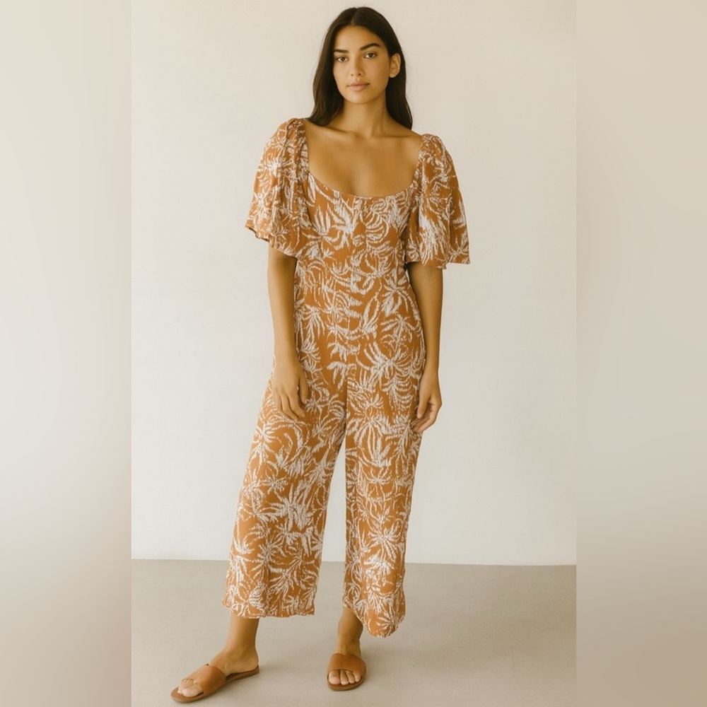 NWT.  Floral Puff Sleeve Jumpsuit.
